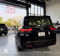 تۆیۆتا لاند کروزەر